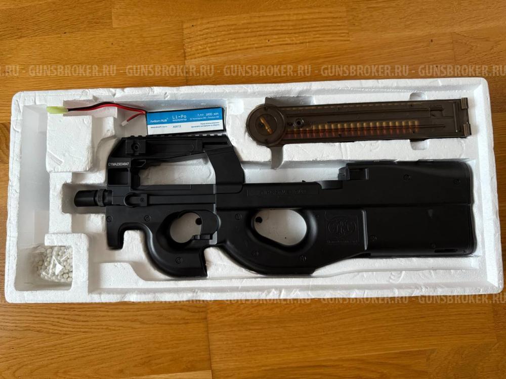 Пистолет-пулемёт FN P90 от Cyma (CM060) + шлем