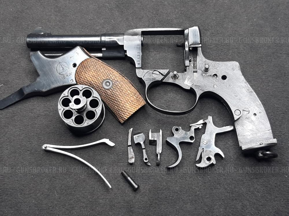 Револьвер охолощенный Наган "РНХТ" 1943 года выпуска в родном воронении и отличном состоянии