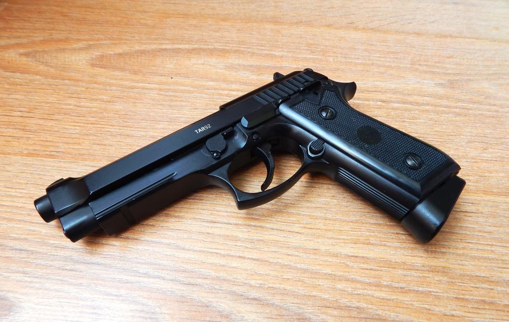 Пневматическая Beretta 92 от Gletcher. Авто огонь. Супер состояние.