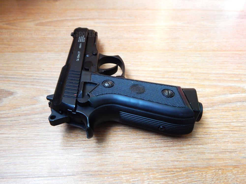 Пневматическая Beretta 92 от Gletcher. Супер состояние с комплектом.Blow Back Авто огонь.
