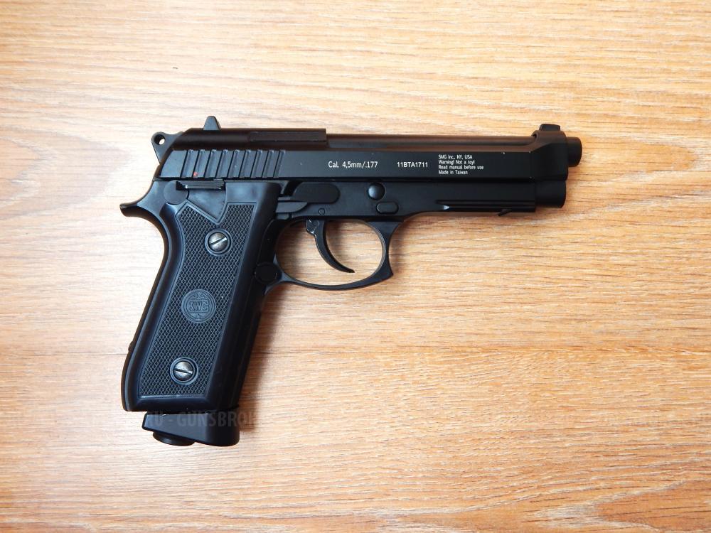 Пневматическая Beretta 92 от Gletcher. Супер состояние с комплектом.Blow Back Авто огонь.