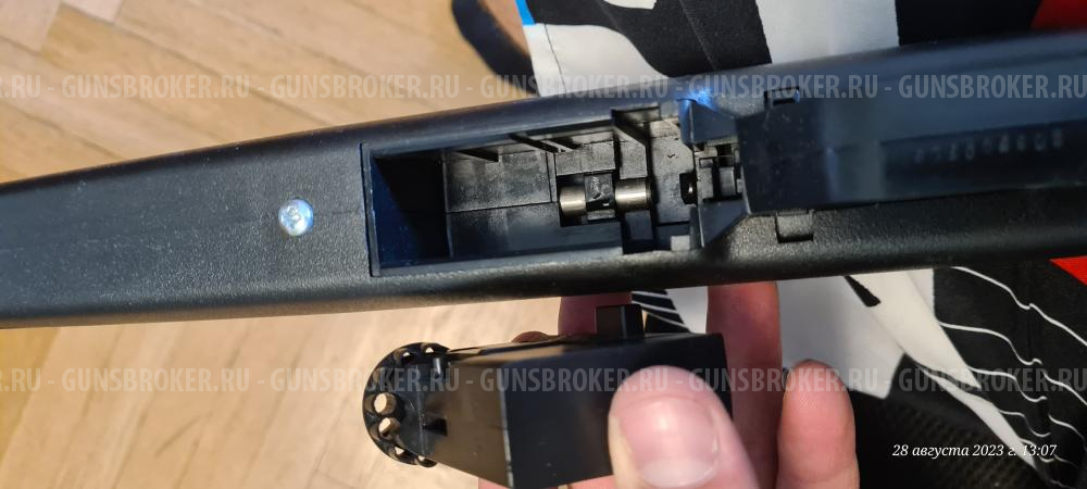 Пневматическая газобаллонная винтовка Crosman 1077 4,5 мм