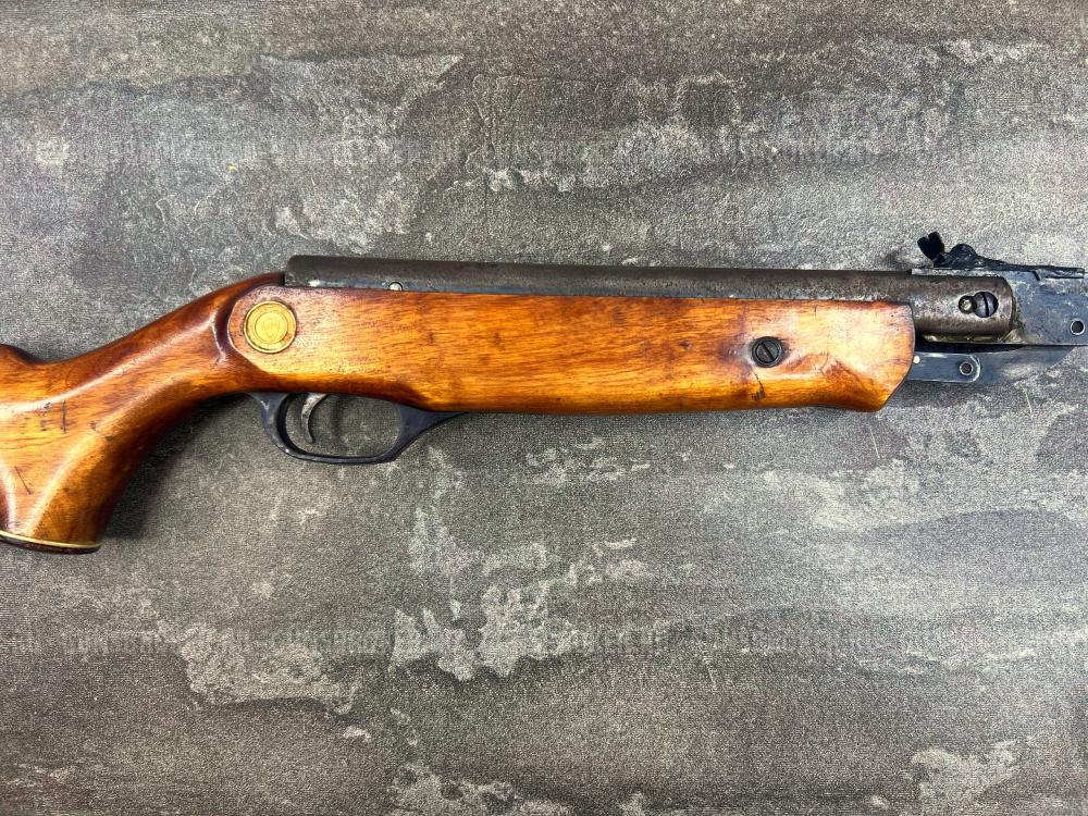 Пневматическая винтовка ИЖ-22 (СССР, дерево, переломка) 4.5 мм