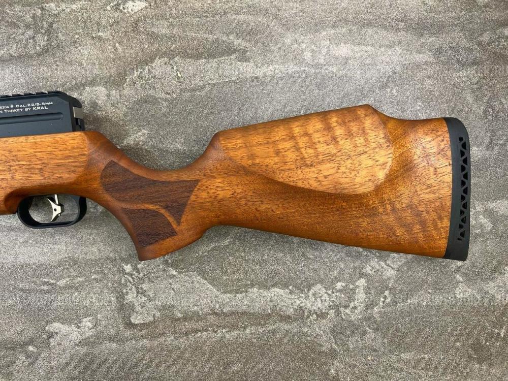 Пневматическая винтовка Kral Puncher Maxi 3 W (орех, PCP, 3 Дж) 5,5 мм