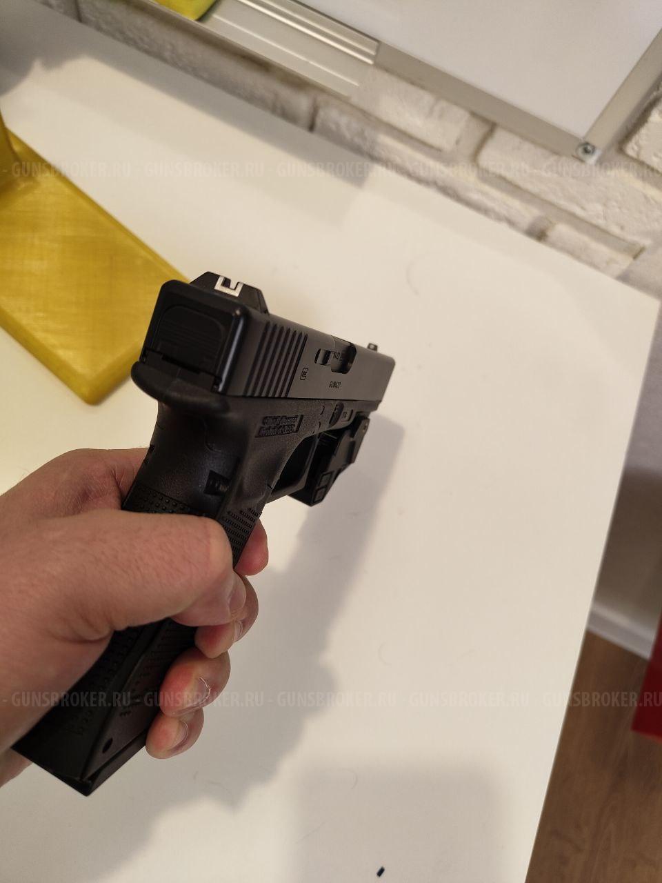 Пневматический Glock 22 нулевый. Отстреляно 10 баллонов