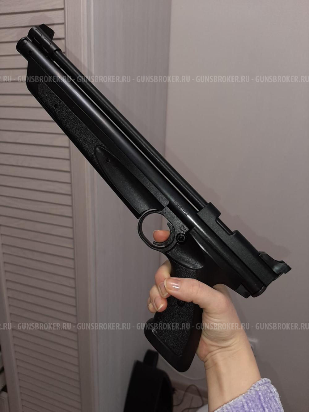 Пневматический пистолет Crosman 1377
