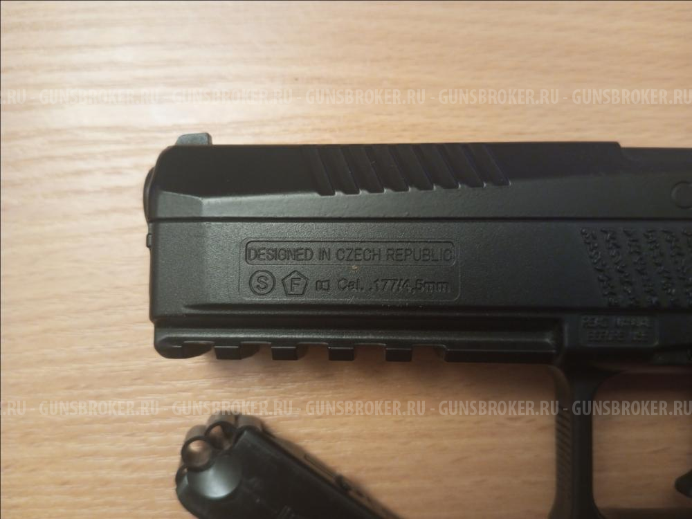 Пневматический пистолет CZ P-09