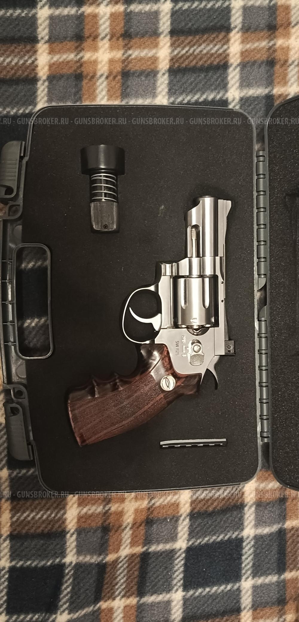 Пневматический пистолет Gletcher SW R25