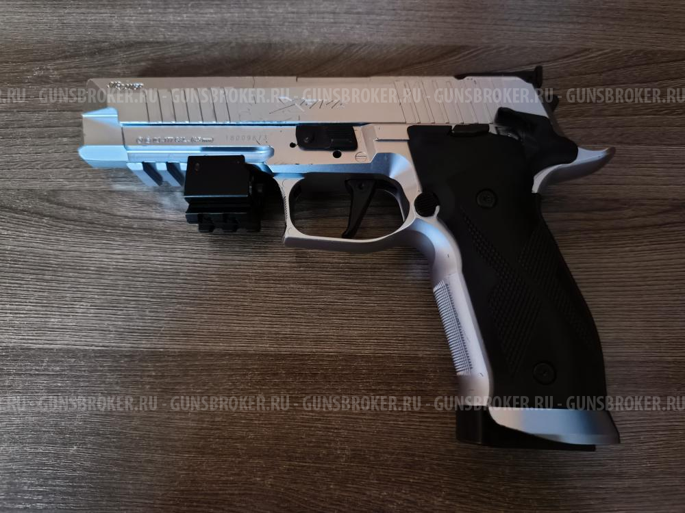 Пневматический пистолет Sig Sauer X-Five (P226) Silver с лазерным прицелом