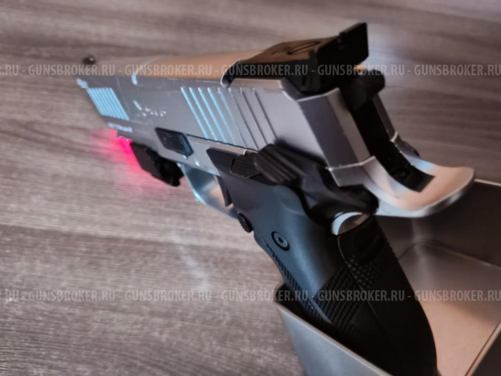 Пневматический пистолет Sig Sauer X-Five (P226) Silver с лазерным прицелом