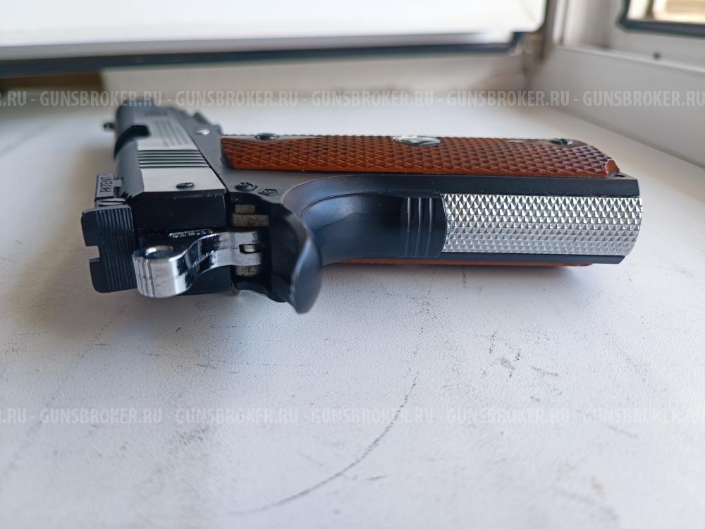 Пневматический пистолет Umarex Colt Special Combat