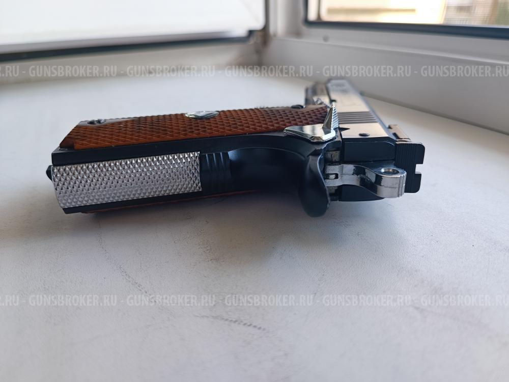 Пневматический пистолет Umarex Colt Special Combat