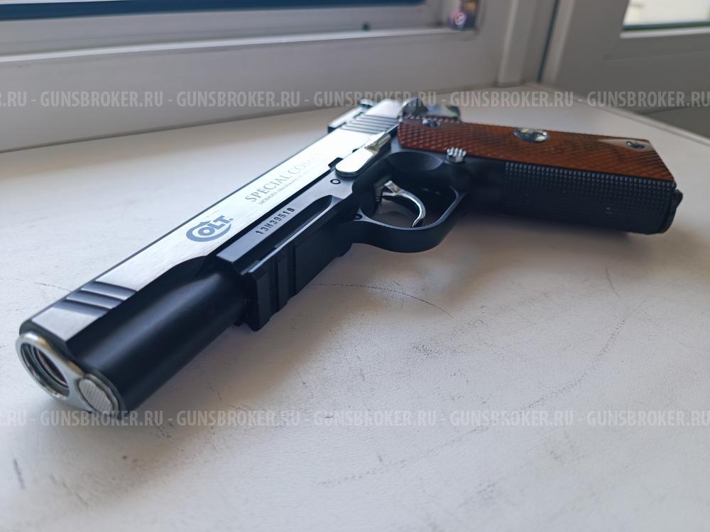 Пневматический пистолет Umarex Colt Special Combat