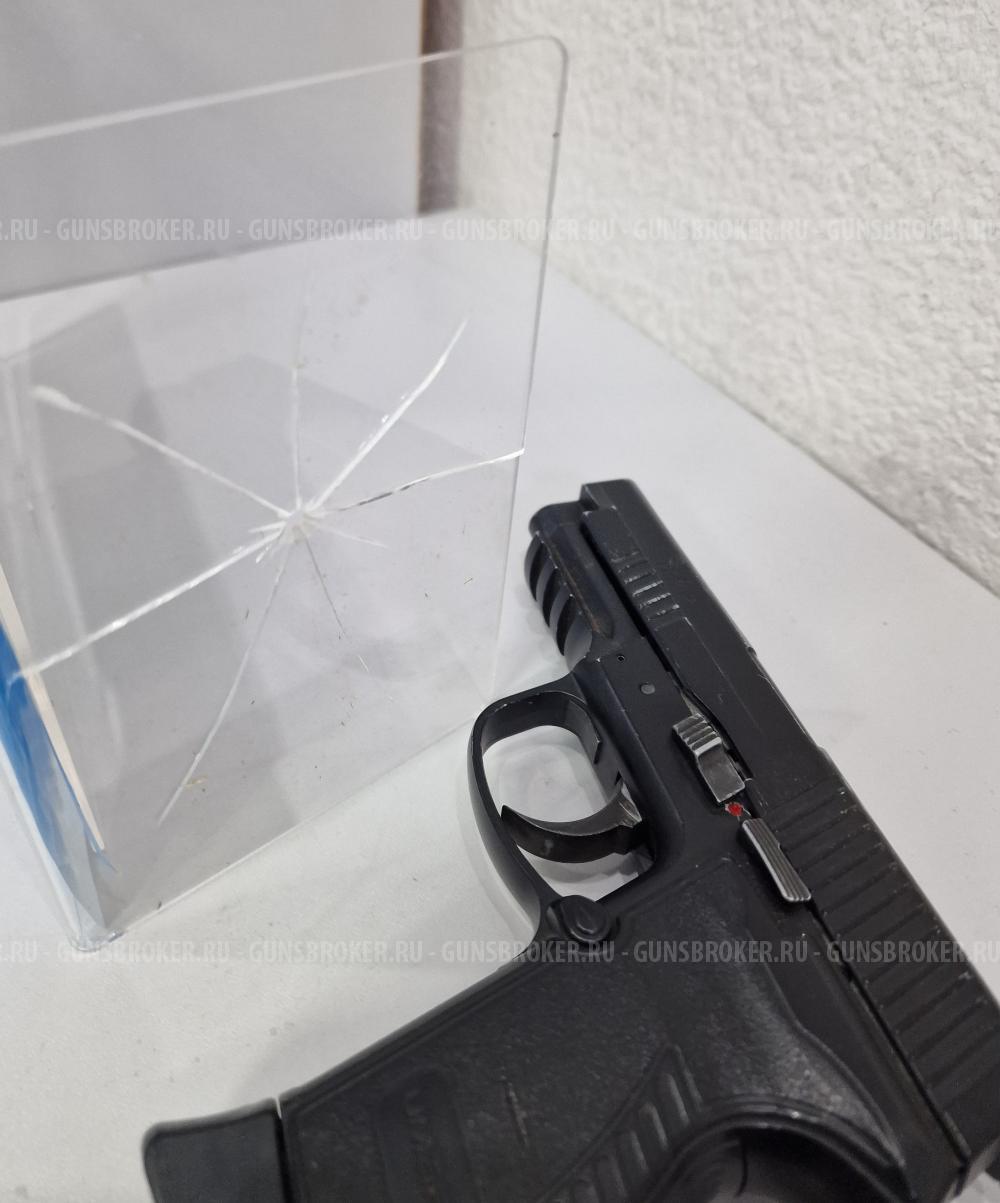 Пневматический пистолет Umarex HPP с функцией Blowback.