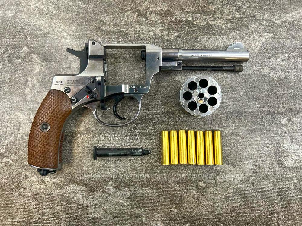 Пневматический револьвер Gletcher Nagan NGT (F) Silver (Наган, шарики BB) 4.5 мм б/у