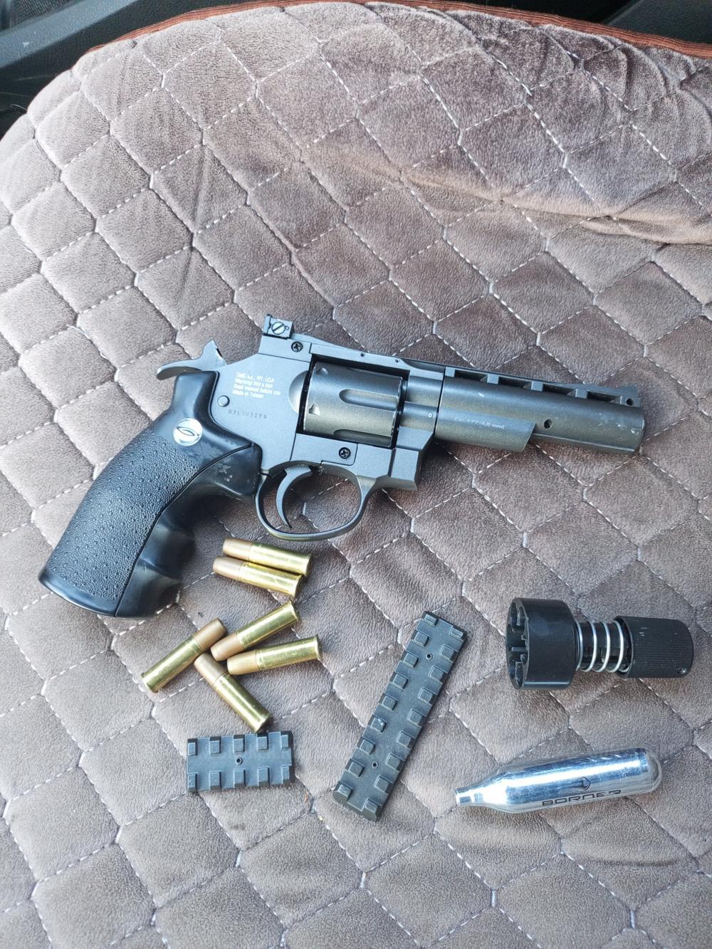 Пневматический револьвер Gletcher SW B4