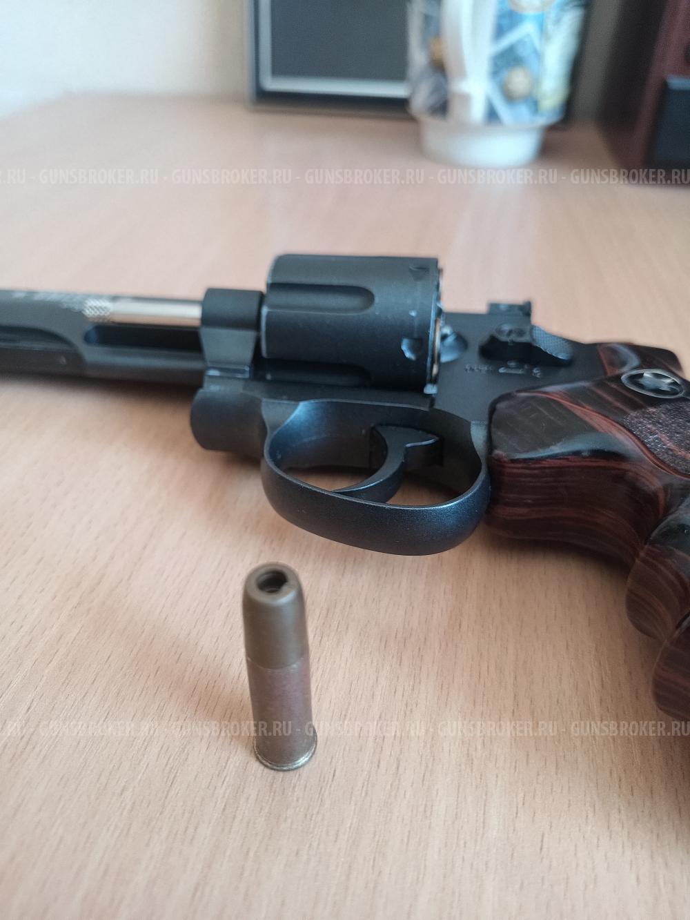 Пневматический револьвер Smersh H18