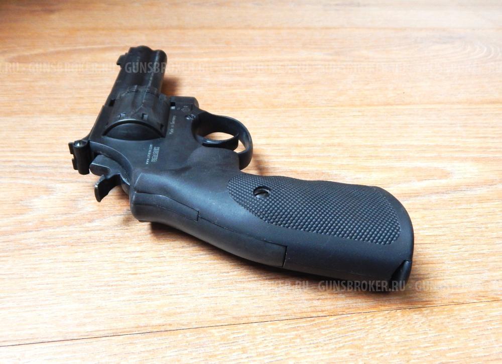 Пневматический револьвер Umarex Smith & Wesson 586 4 (S&W). Германия, с комплектом. В идеа