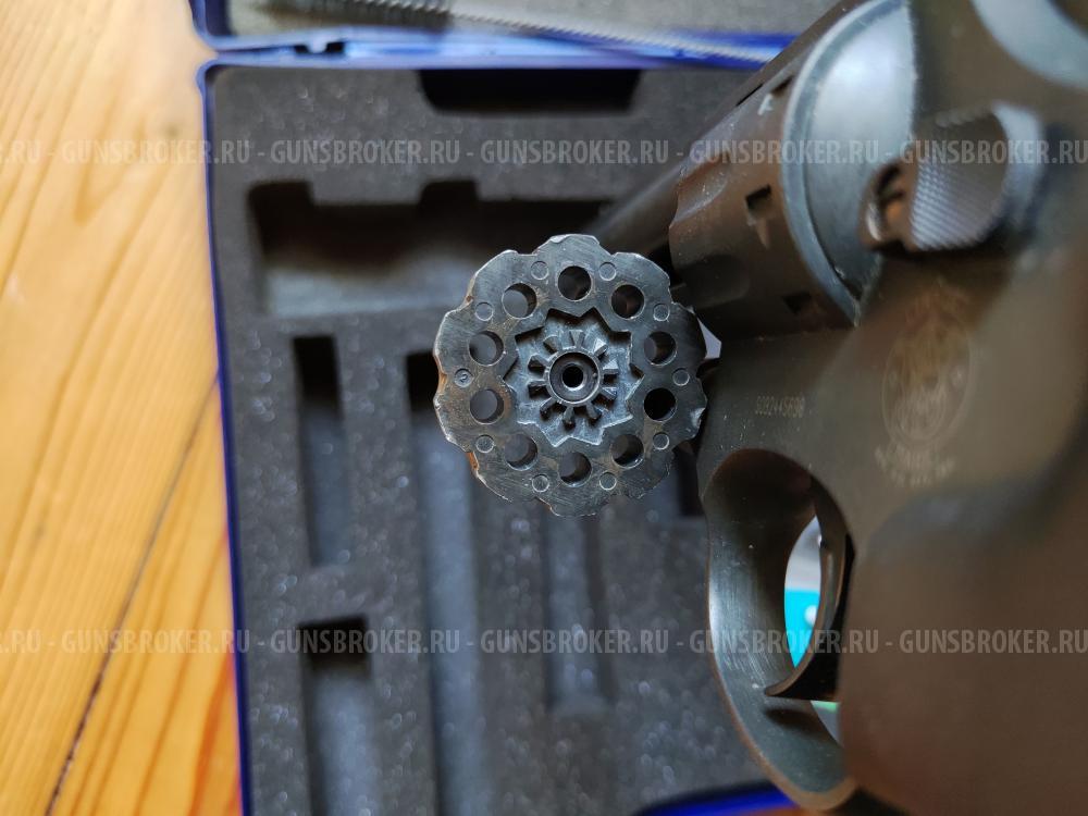 Пневматический револьвер Umarex Smith and Wesson 586 (S&W)