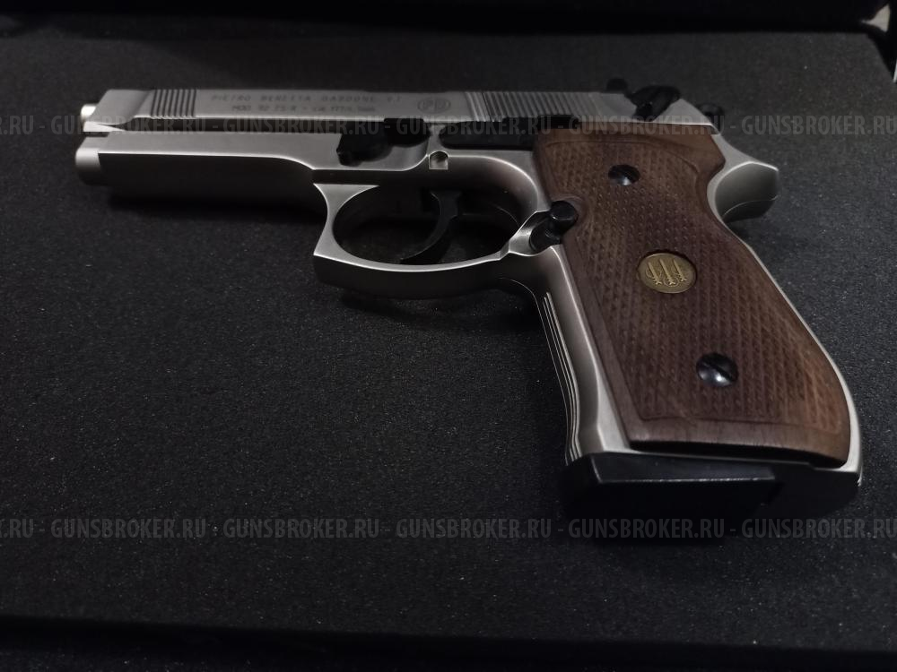 Пневматические пистолеты Umarex Beretta PX4 Storm и 92FS никель дерево