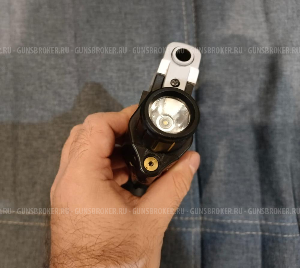Подствольный фонарь лцу