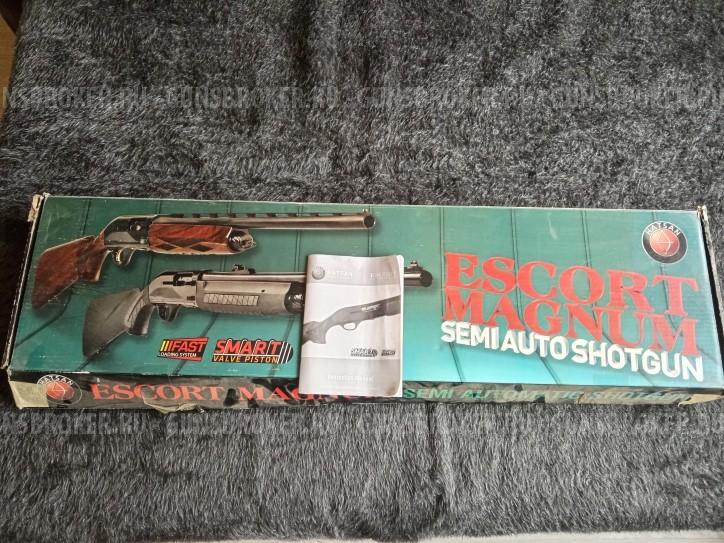 Полуавтоматическое гладкоствольное пятизарядное ружье HATSAN ESCORT MAGNUM 20 калибр