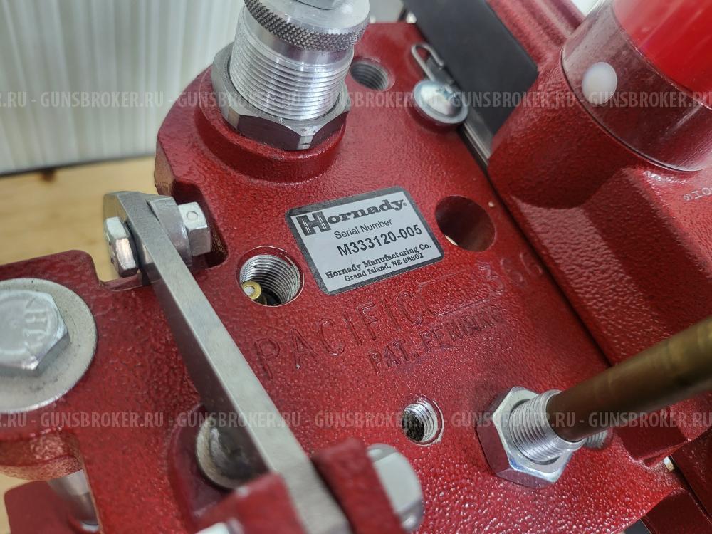 Пресс для снаряжения гладкоствольных патронов 12 кал Hornady 366 Auto Progressive