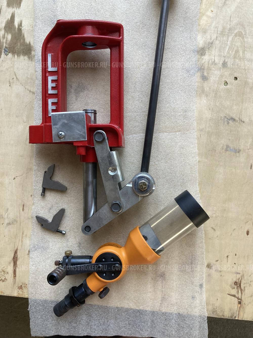 Пресс Lee и дозатор.