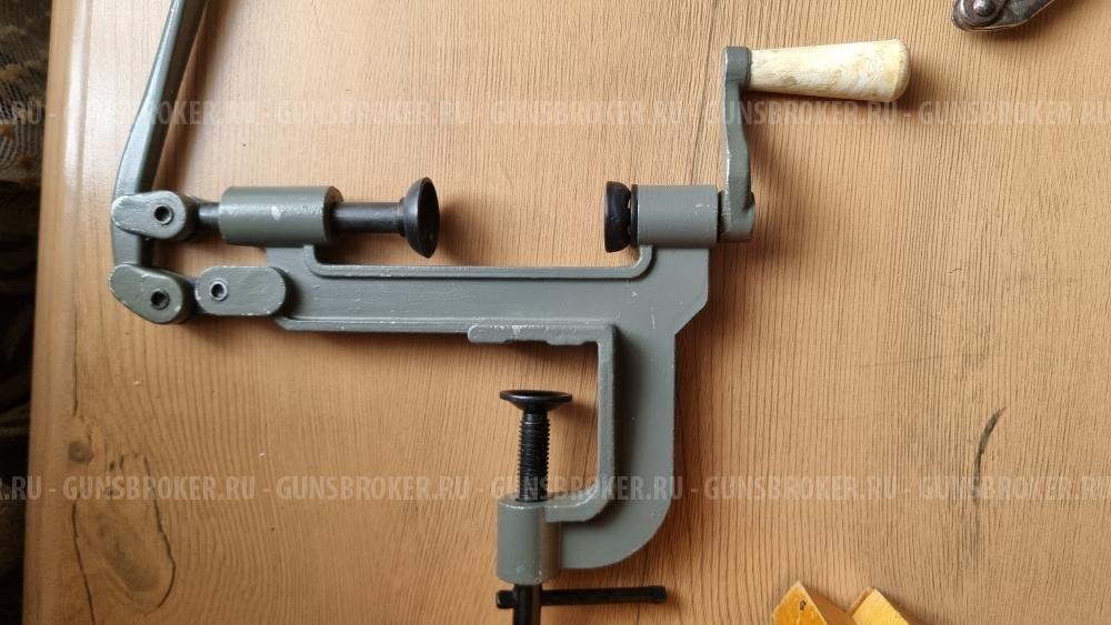 Прибор для обжатия патронов, шомпол.