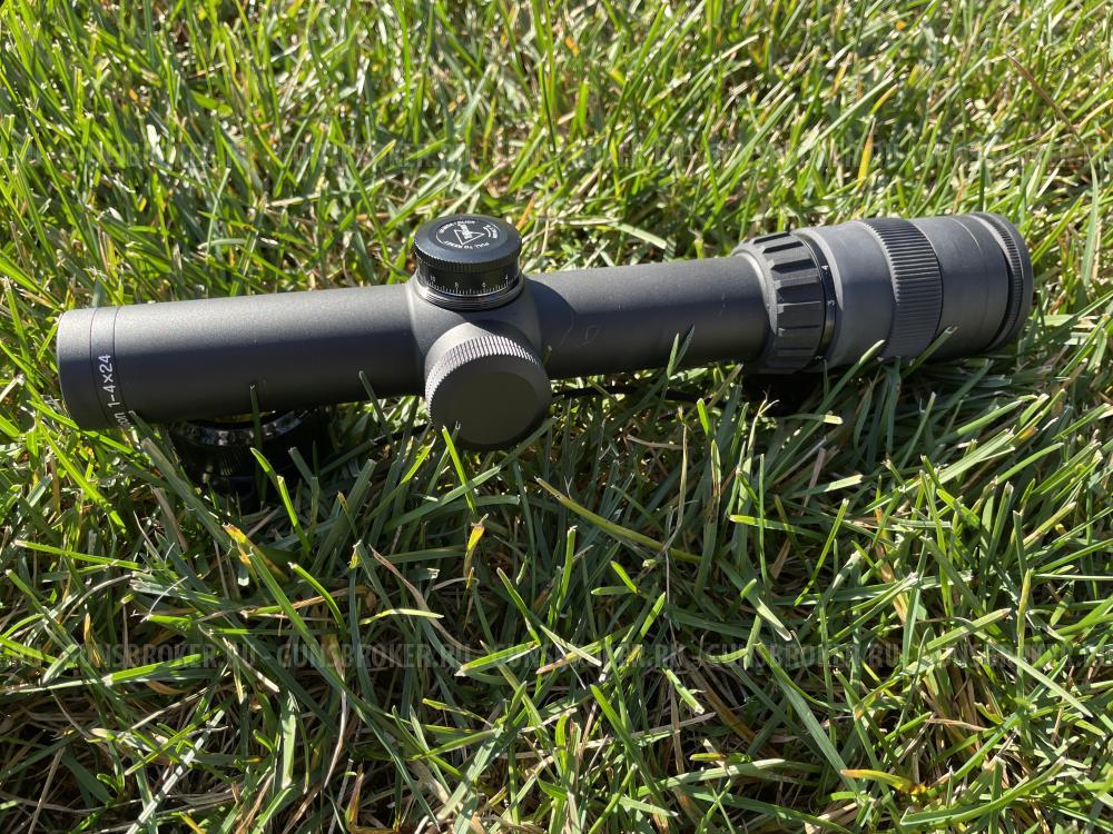 Прицел призматический Trijicon AccuPoint Rifle sco