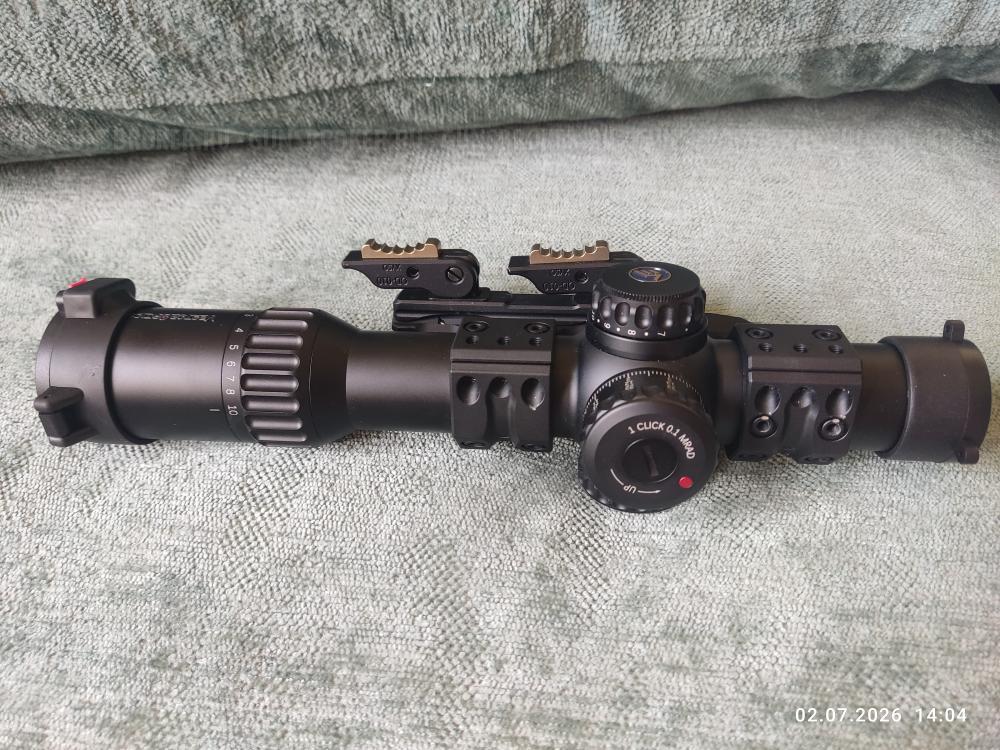 Vector Optics Continental 1-10x28 на моноблоке Спюр
