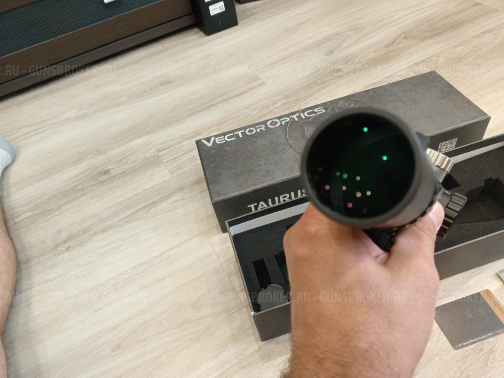 Прицел VectorOptics 3-18x50