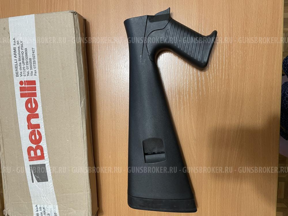 Приклад Benelli M3 с пистолетной рукояткой.