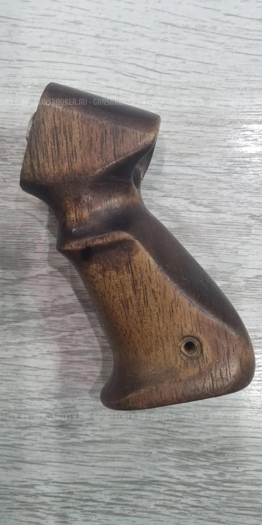 Приклад, цевье и ортопедическая пистолетная рукоять на Mossberg 500A
