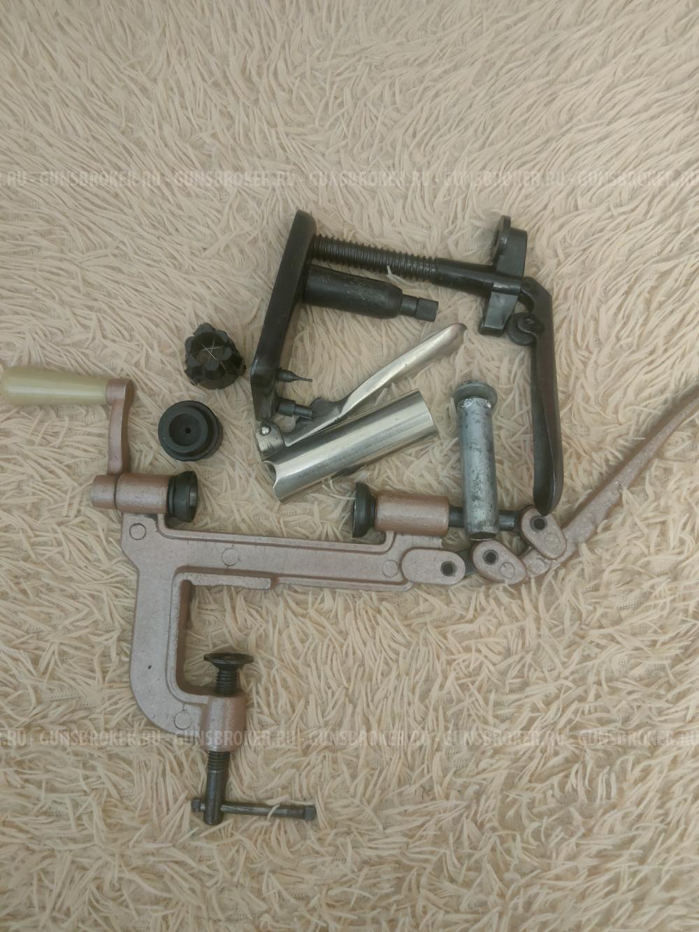 Приспособления для закрутки гильз 12к. 