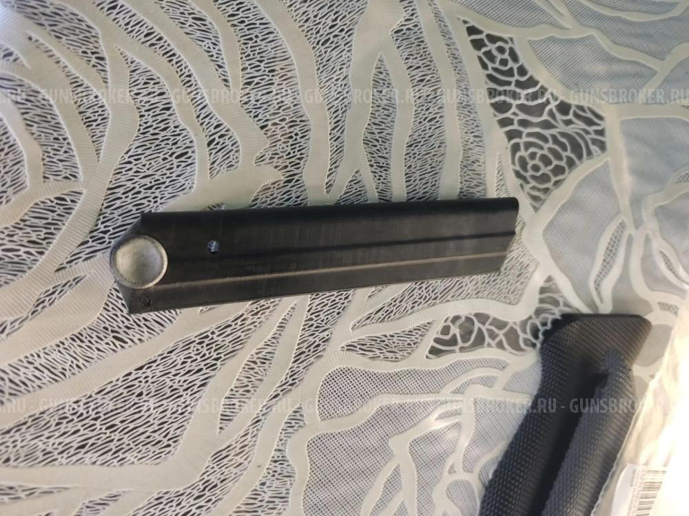 Продам на LUGER P-08 накладки и магазин (реплика).