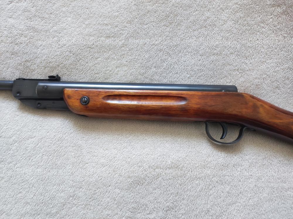 Продам пневмат. винтовку ПСРМ 2-55, 1956 года, идеальное состояние, с родным чехлом. 