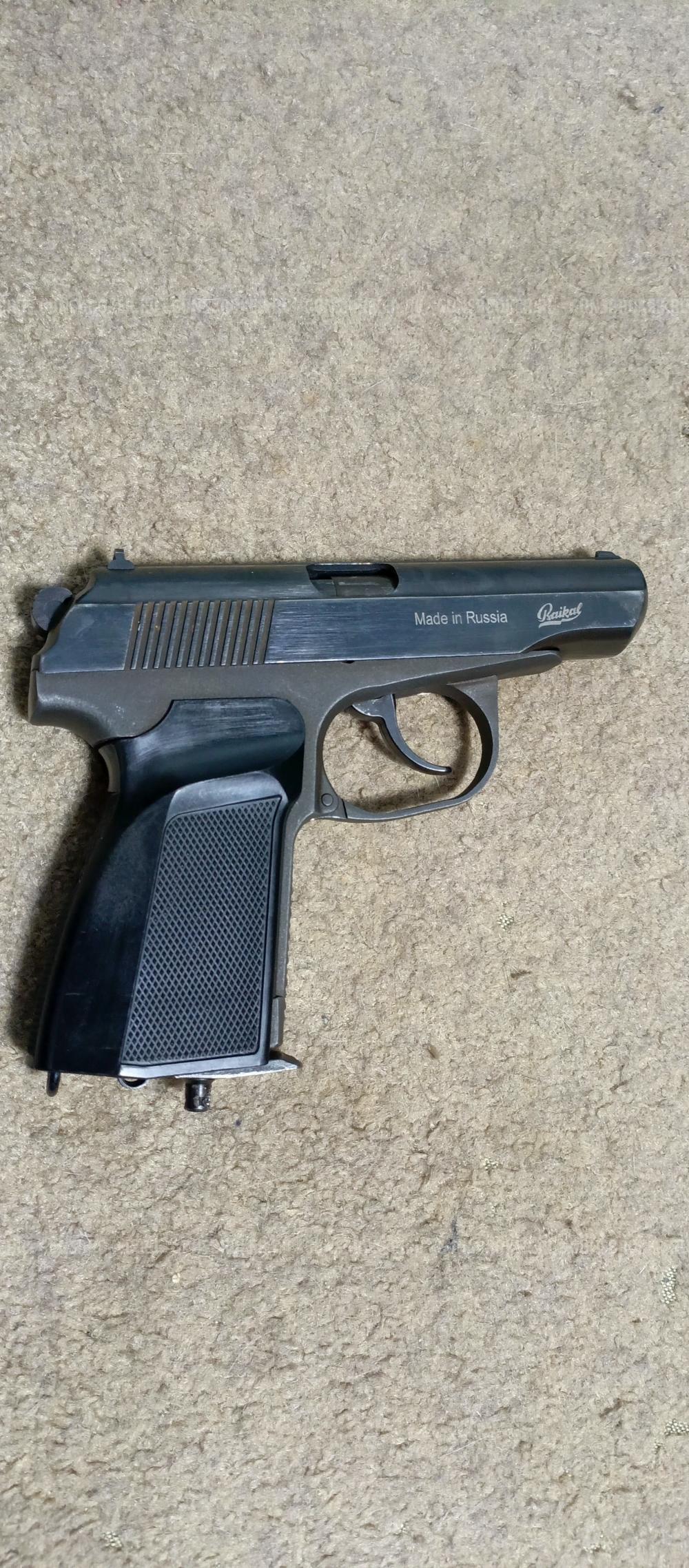 Продам пневматический пистолет MP 654K