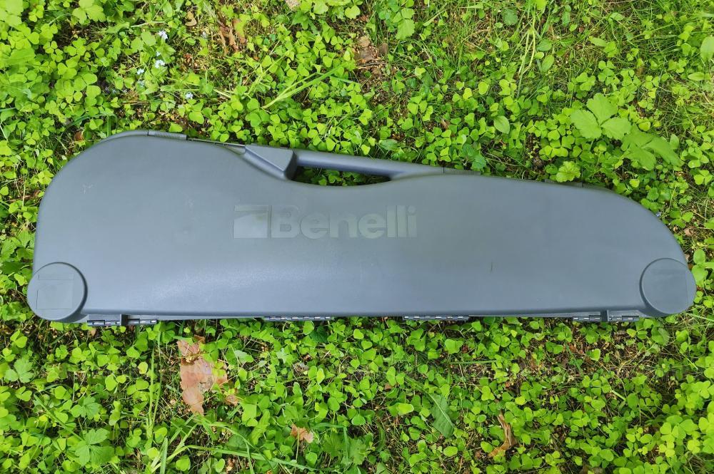 РЕЗЕРВ Продам ружьё Benelli Mania, 12х76, 2006 г. Новое. Москва. 350000р.