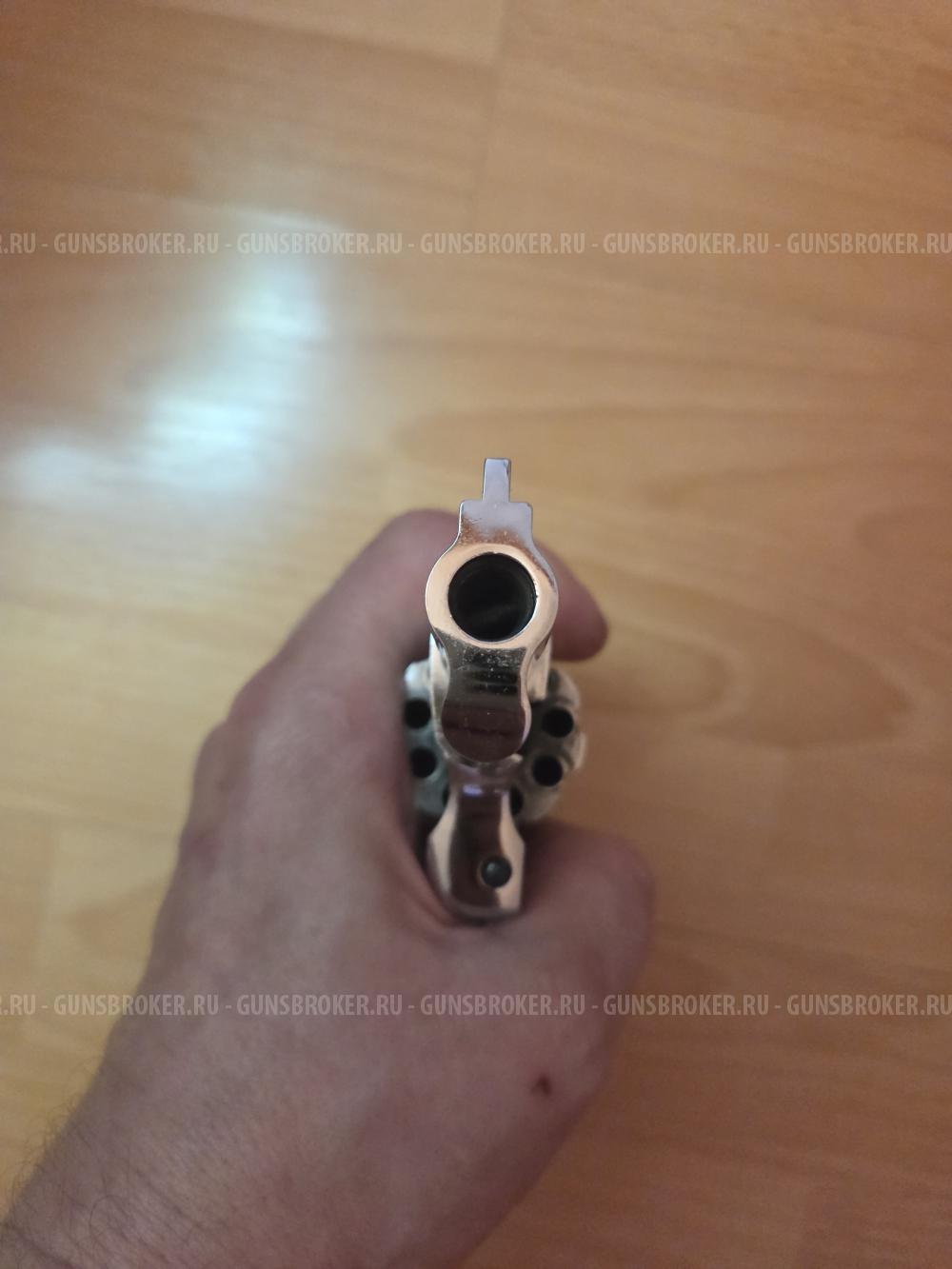 Продам сигнальный револьвер EKOL LOM 5.6