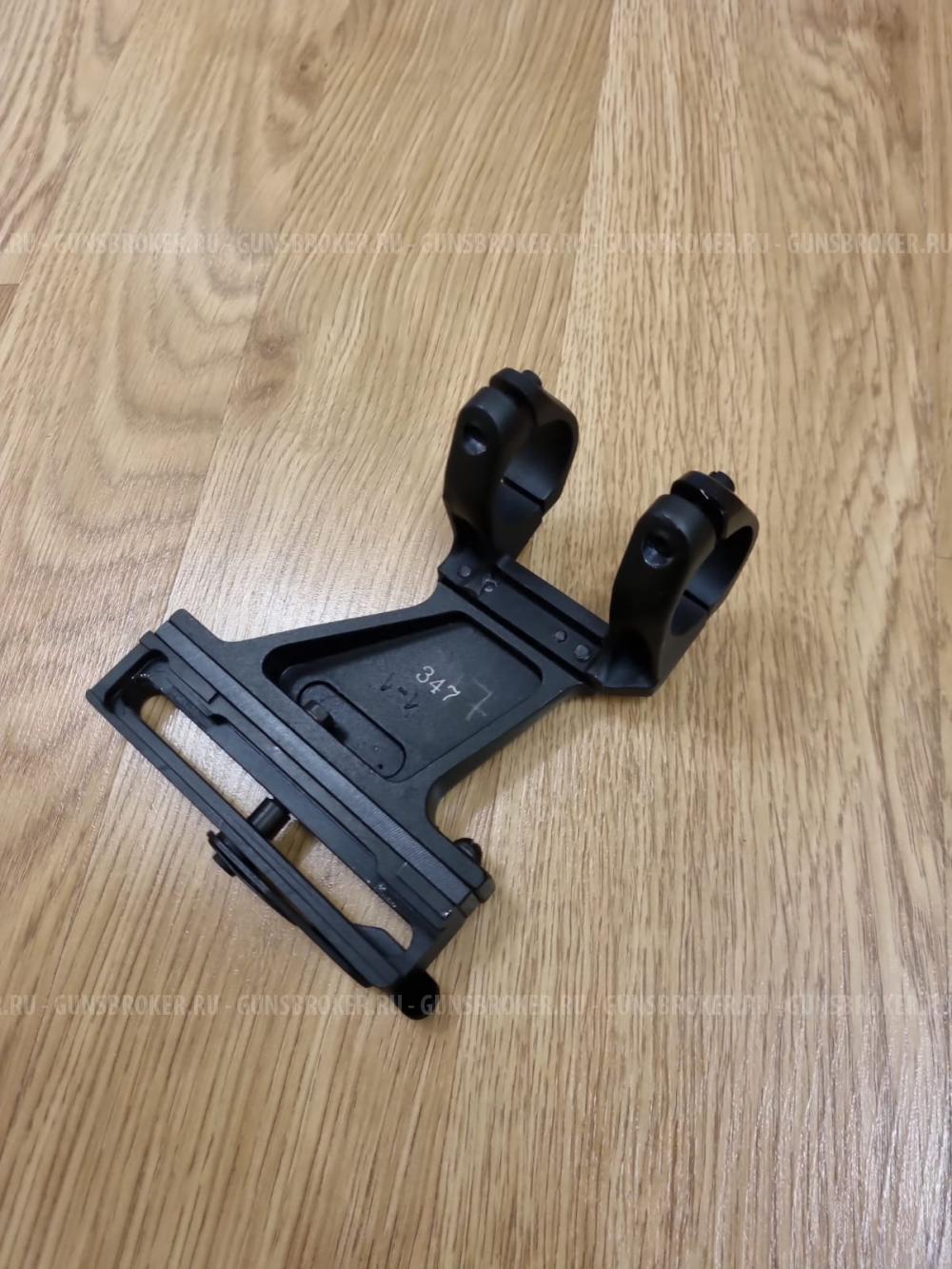 продаю 2 кронштейна и колиматорный прицел для скс