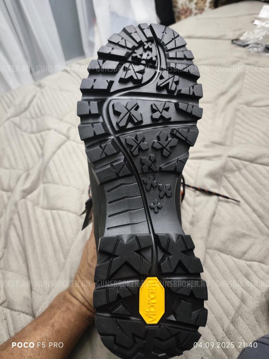 Продаю ботинки 