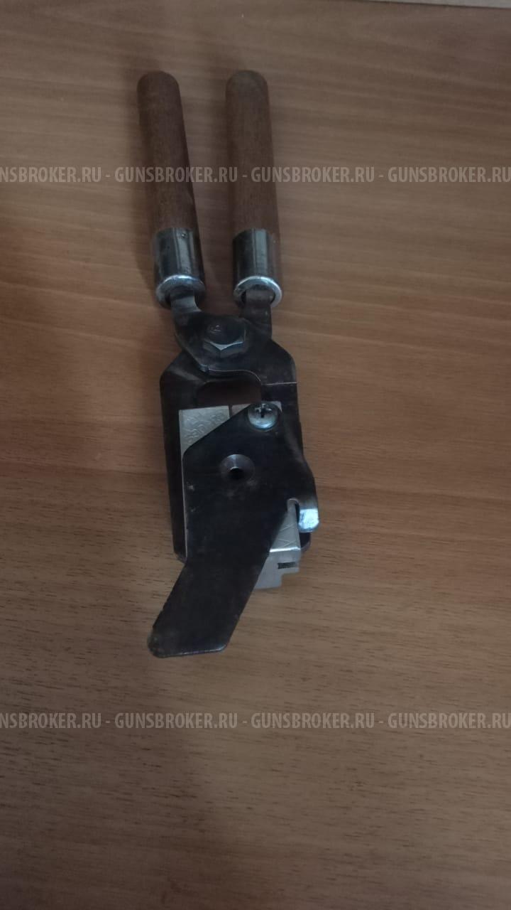 Пулелейка Lee