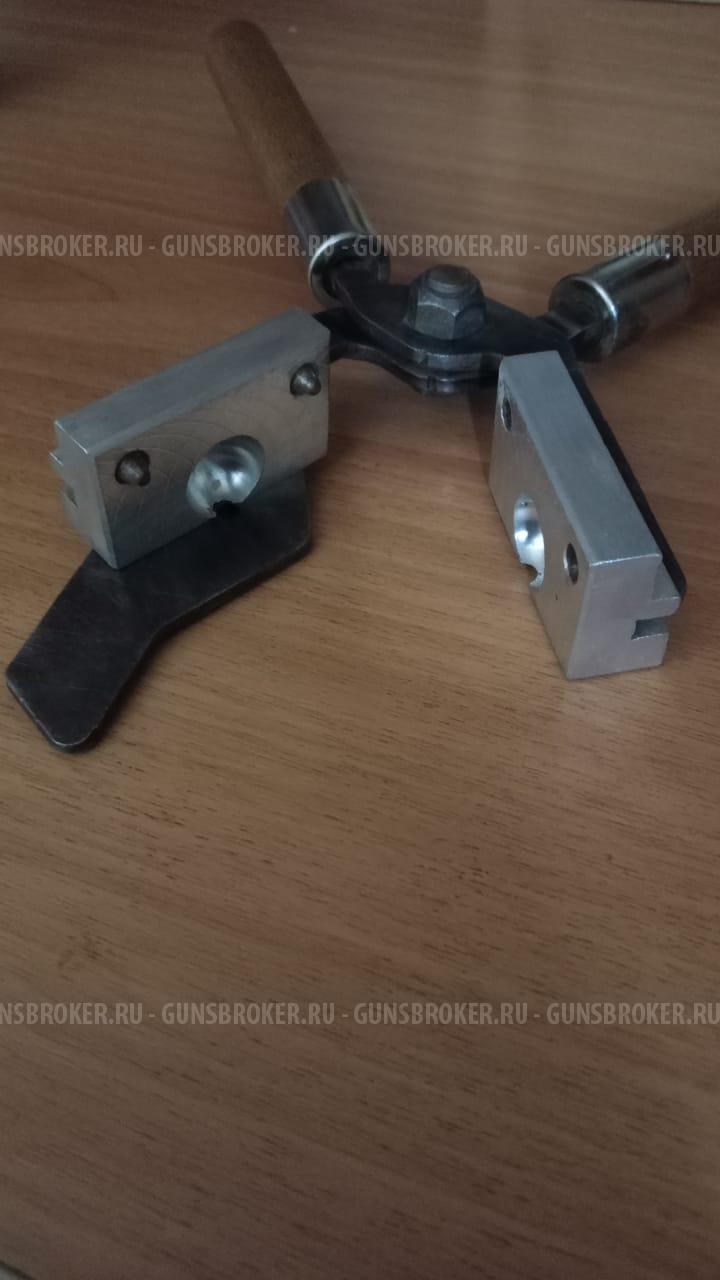 Пулелейка Lee