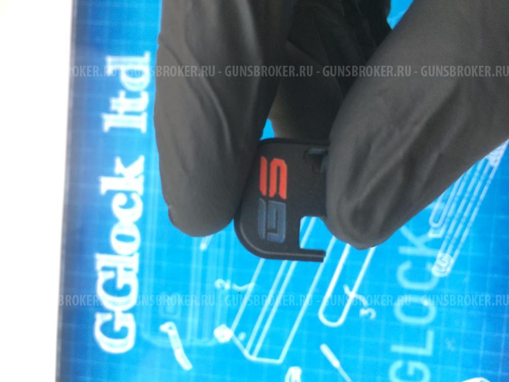 Пятки магазинов и заглушки затвора