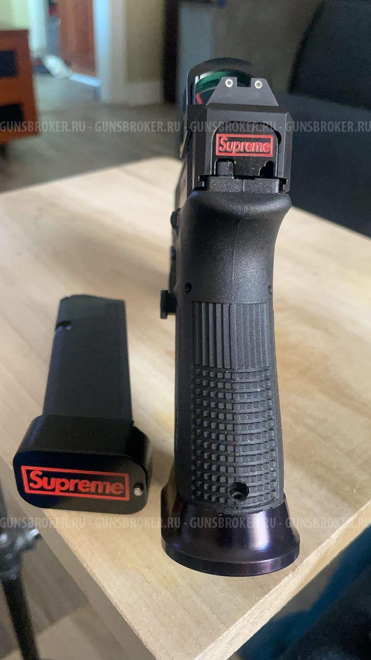 Пятки магазинов и заглушки затвора