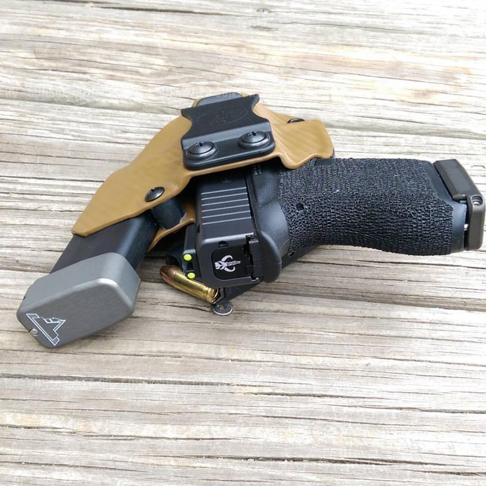 Пятки магазинов и заглушки затвора