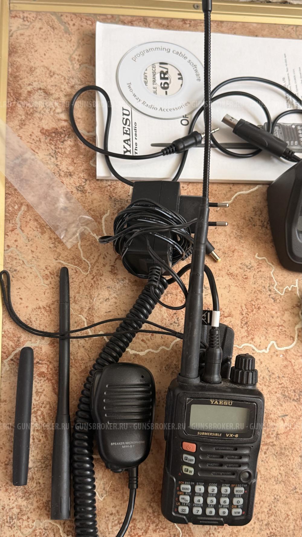Рация Yaesu VX-6R (полный комплект: доп. антенна, тангента, программатор, 2 АКБ, чехол)