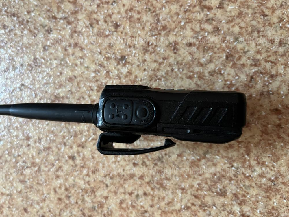 Радиостанция Yaesu VX-6R