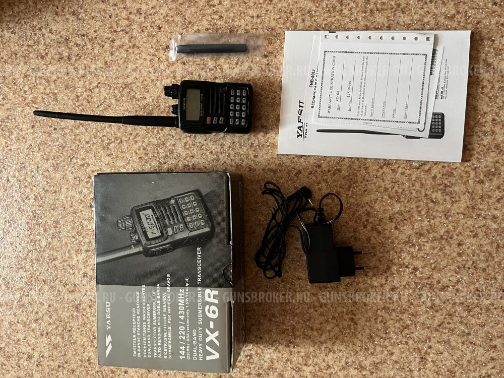 Радиостанция Yaesu VX-6R